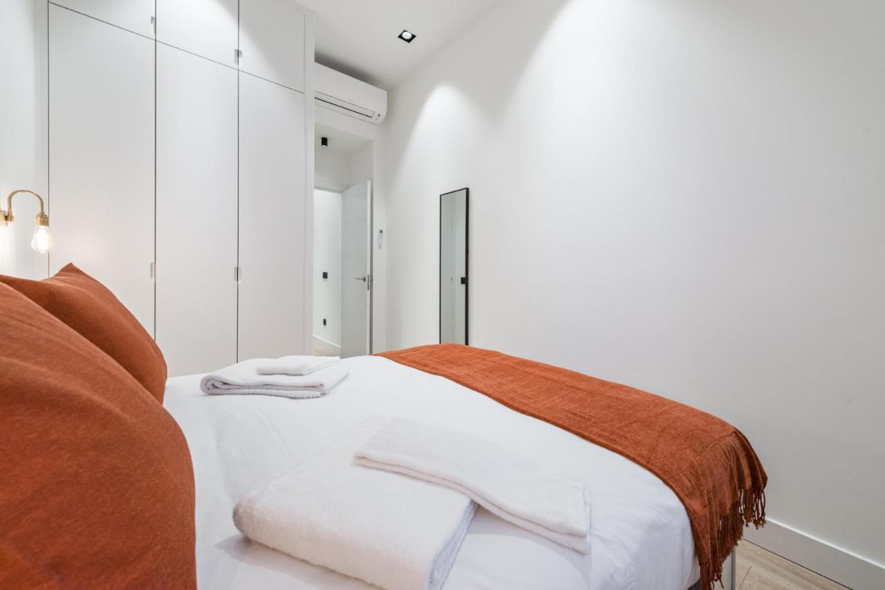 Apartament Jes B Close To Bernabeu Stadium Madrid Buitenkant foto