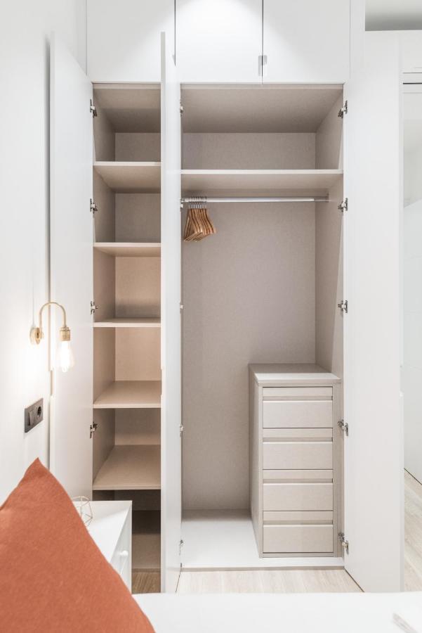 Apartament Jes B Close To Bernabeu Stadium Madrid Buitenkant foto
